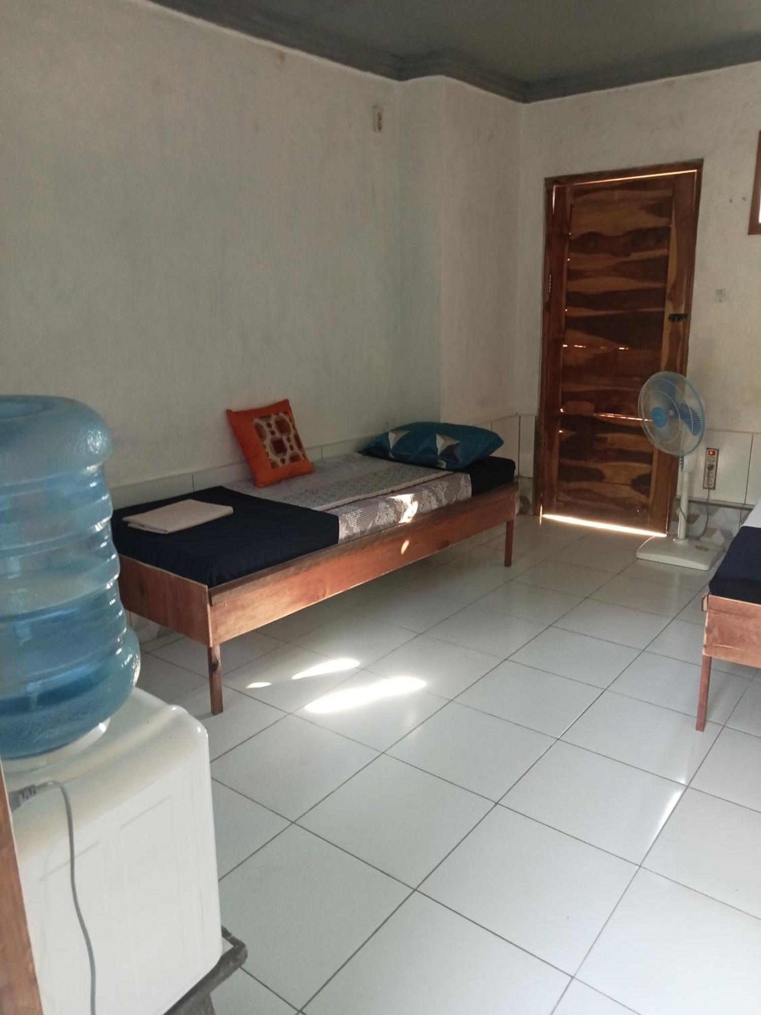 Atb Hostel Lovina  Luaran gambar