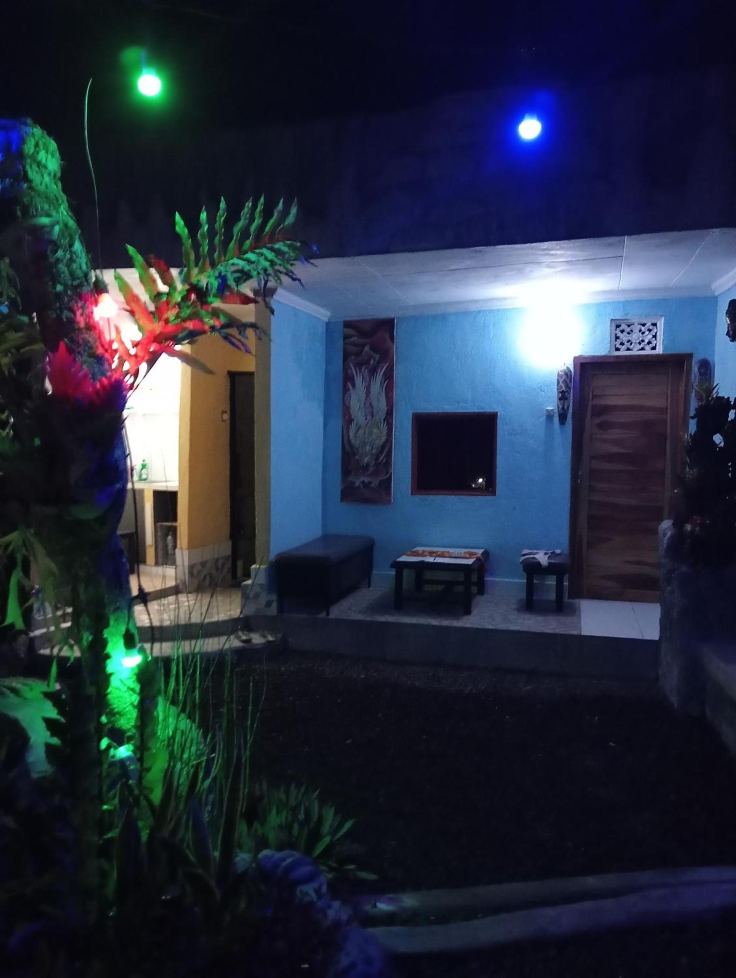 Atb Hostel Lovina  Luaran gambar