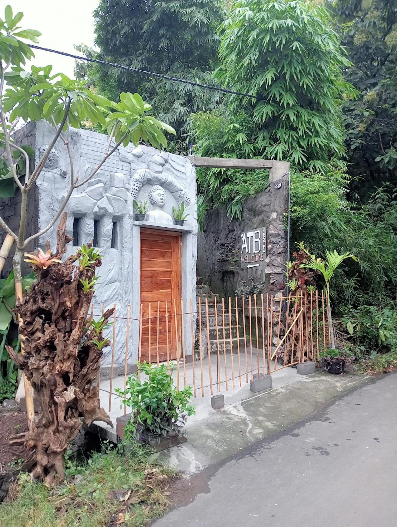 Atb Hostel Lovina  Luaran gambar